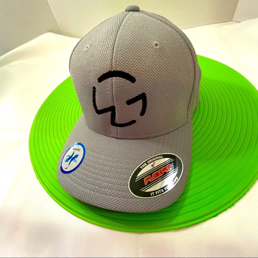 Yupoong flex fit light gray Cool & dry Preowned but not worn
